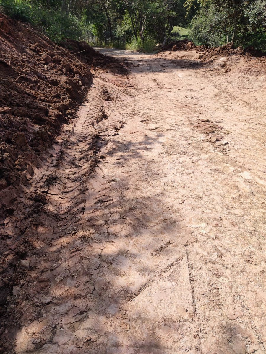 AlcArbelaez's tweet photo. El jueves 04 de enero se realizando trabajos de remoción y replanteo en la vía el Vergel - vereda Hato Viejo https://t.co/kaGzsdIQKC