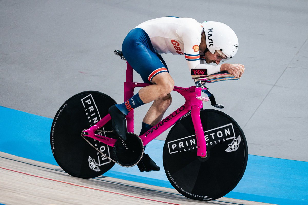 NetcompanyINEOS's tweet photo. Dan at the double!🥇🥇

Congratulations @DanBiggles22 on a superb ride to win the Men’s Individual Pursuit to add to GB’s Team Pursuit title 🙌🐷 https://t.co/YfXQIlOHzy