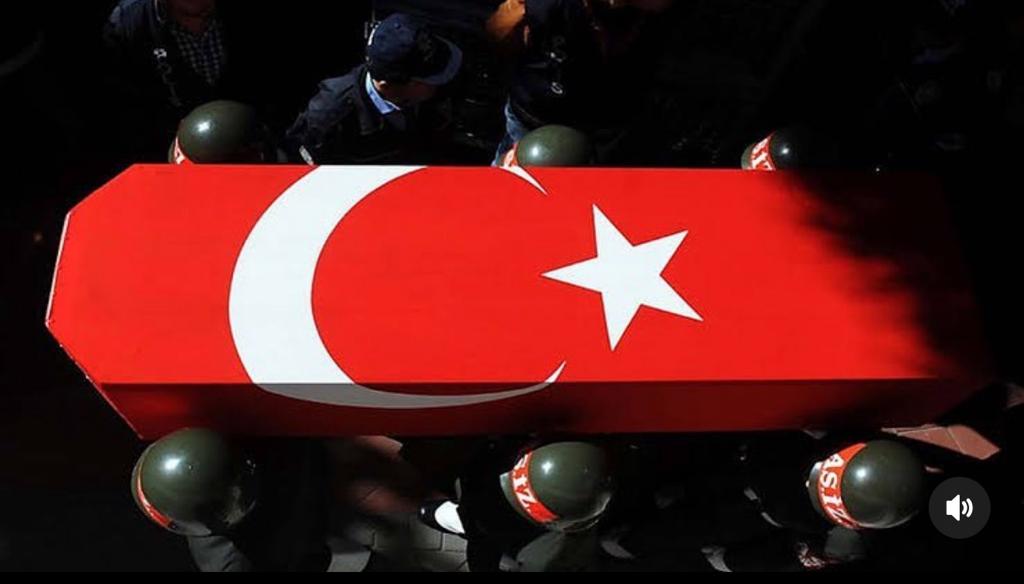 Recep_dirican's tweet photo. Irak’ın kuzeyindeki Pençe-Kilit Harekatı bölgesinde bulunan üs bölgesine sızmaya çalışan teröristlerle çıkan çatışmada şehit olan kahraman Mehmetçiklerimize Allah’tan rahmet, yaralı askerlerimize acil şifalar diliyorum.

Milletimizin başı sağ olsun.🇹🇷 https://t.co/PfOYr2Kld5