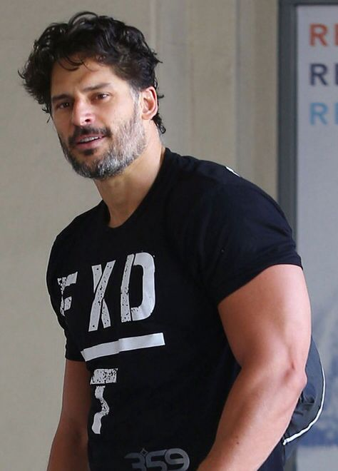 nsu_mark's tweet photo. EU ESQUECI POR UNS DIAS? SIM, mas não abandonei meu quadro diario. boyfriend of the day: joe manganiello, o motivo do meu pé ter entrado no furry e nunca ter saido https://t.co/pPxXu7oWg8