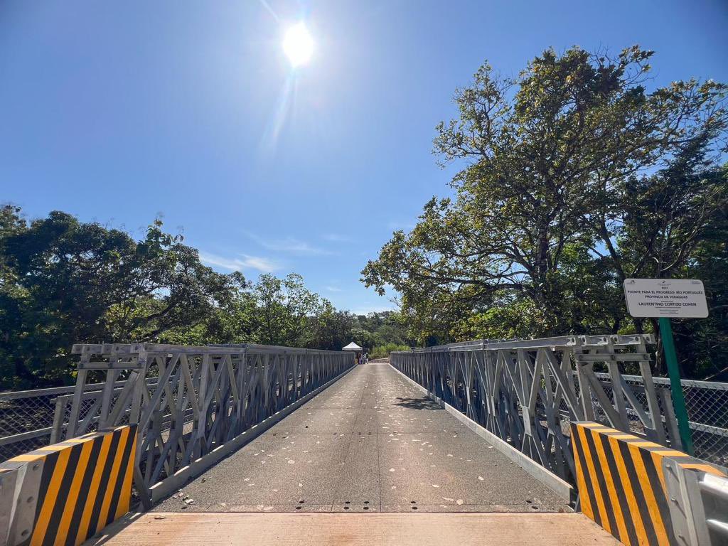 📍Calobre, Veraguas

Iniciamos nuestra gira de #TrabajoComunitario 155 entregando al corregimiento de La Laguna, el nuevo puente modular sobre el río Portuguez. Una inversión de B/.746,316.00 en una estructura segura, que agiliza el acceso y el desarrollo de los residentes. 🇵🇦