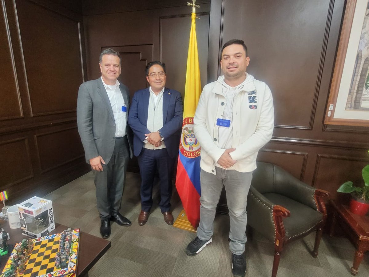 AlcArbelaez's tweet photo. Al Dr. José Jairo Jaramillo Secretario Privado del Ministerio del Interior y al Dr. Bayron Valdivieso General del Ministerio de Agricultura, un millón de gracias por escucharnos y permitir contarles acerca de Arbeláez, así mismo presentaremos proyectos en beneficio de Arbeláez. https://t.co/WfQBRSQIHd