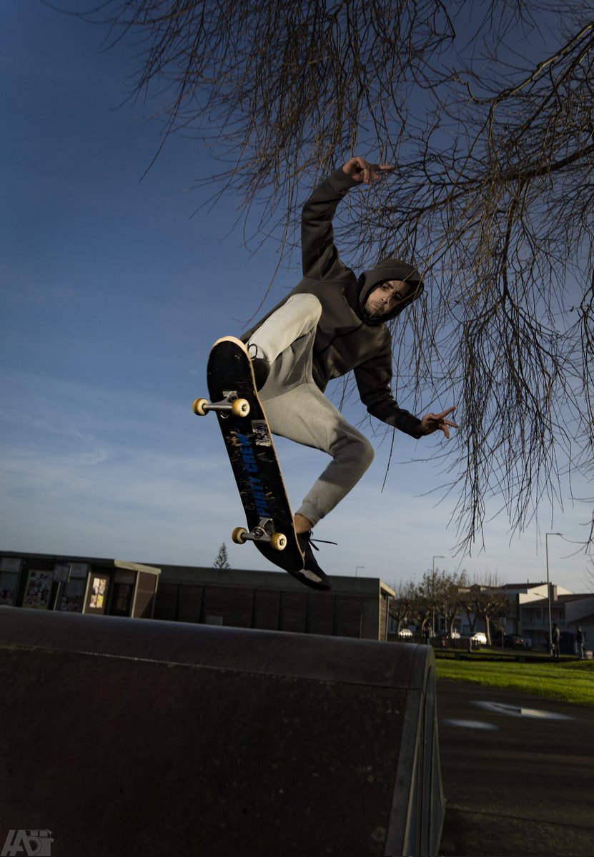 AzorPhotoZombie's tweet photo. #Skate #Skatebording #Sport #Sports #Flashphotography https://t.co/gY3POtVnEV