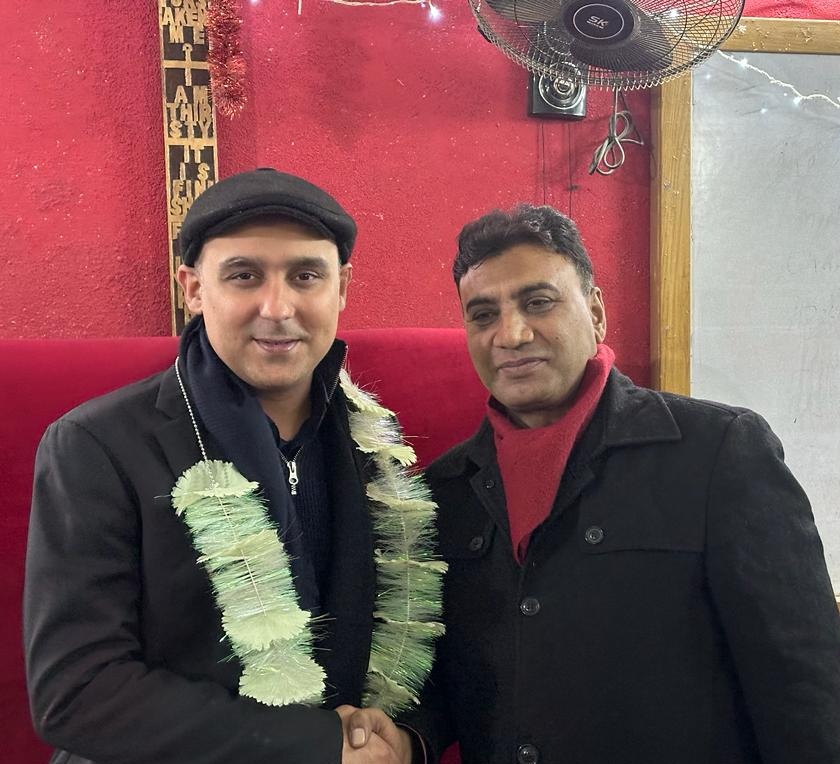 BasharatAliPPP's tweet photo. خیبر سے کراچی تک جس طرح گیلانی خاندان اپنے اثرورسوخ سے پارٹی اور چیئرمین بلاول بھٹو زرداری کے لیئے دل و جان سے محنت کررہا ہے قابل ستائش ہے
ارباب عالمگیر سے لے کر سدرہ بندیشہ ، رانا محمودالحسن تک ایک لمبی لسٹ ہے کبھی موقع ملا  تو لکھوں گا بھرپور لکھوں گا  👏👏 
@YousafRazaGil11 
@KasimGillani