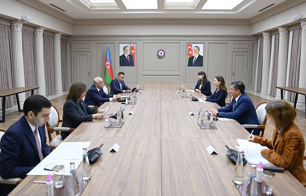 R_DeDominicis's tweet photo. Azerbaijan’s successful bid to host #COP29 presents a key opportunity for the country to lead the way in positioning children at the forefront of #ClimateAction. 

@UNICEF is committed to building on our collaboration with government and partners to advance the climate agenda. https://t.co/tMpMjqUYbh