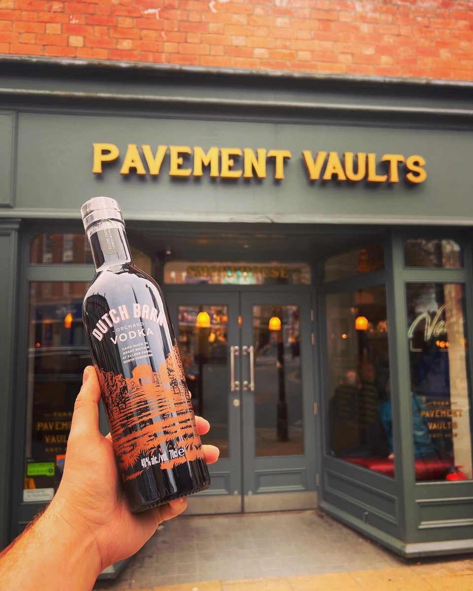 AndyHowitt21's tweet photo. Very excited to announce that @DutchBarnVodka_ is the chosen house pour across the @PivovarUK estate 🍏🍎💪🏻

Overjoyed to be working with such a fantastic varied group of bars. Award winning venues with a similar vision as our own 🙌🏻

#pivovar #housepour #dutchbarnvodka https://t.co/eOBmhXU1zY
