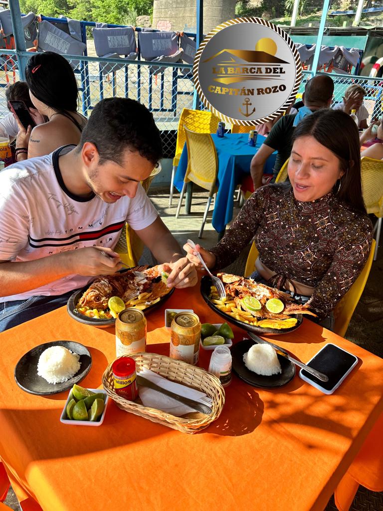 BarcaCapiRozo's tweet photo. Prueba La mejor #comida, sobre el #río y disfruta un paseo por el Gran #Río de la  #Magdalena #Recuerda en La Barca Del Capitán Rozo atendemos todos los días de 10 am a 5 pm.
Para mayor #Información 
🛥🛶⛵️311 477 1009
#Girardot #Cundinamarca #Restaurante #RioMagdalena #Lancha https://t.co/oAMlqaaVbW
