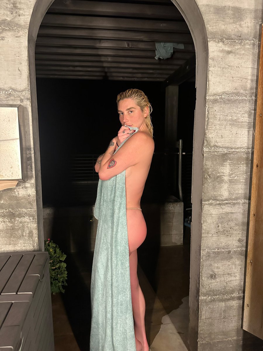 KeshaRose's tweet photo. ᡣ𐭩 https://t.co/JN1oeELBey