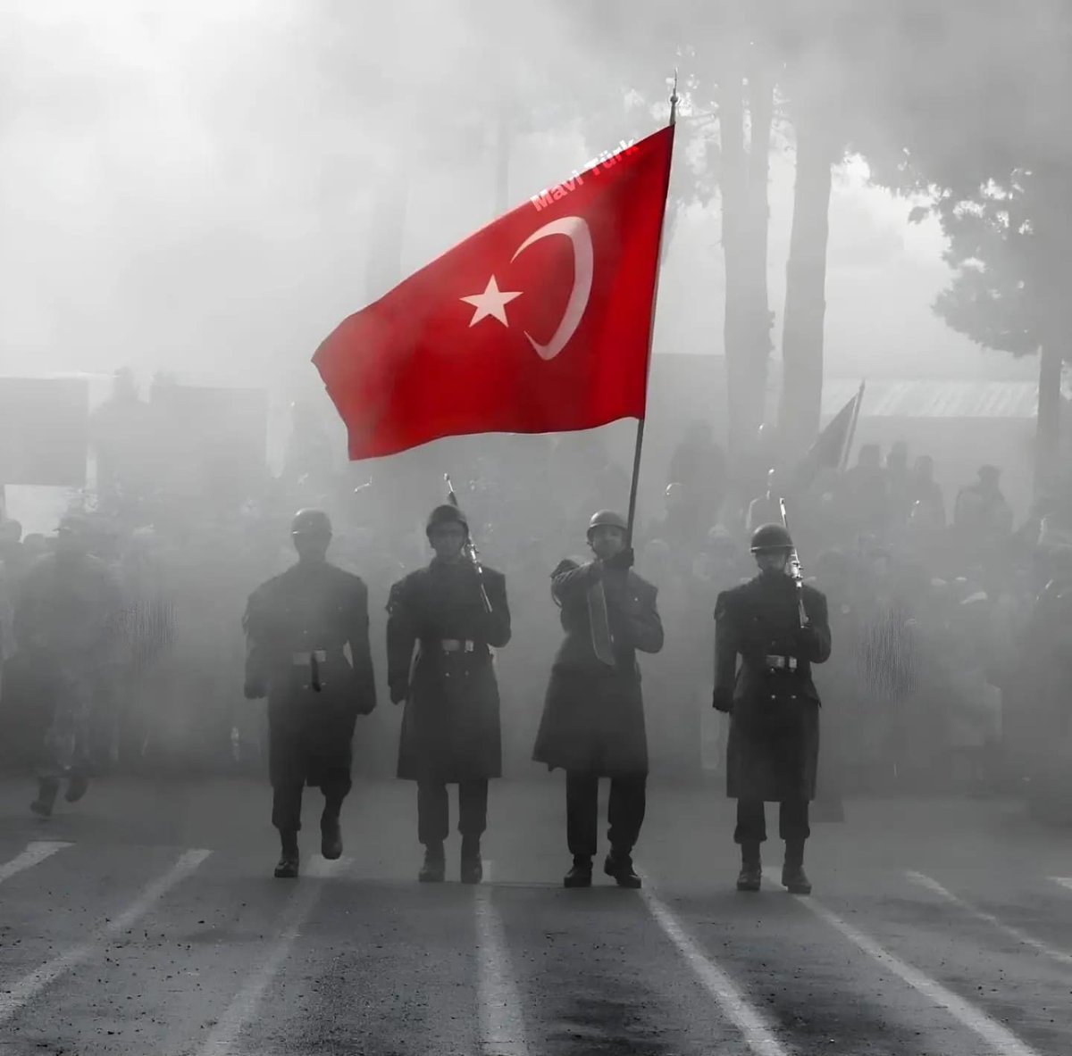 birsiirseli's tweet photo. "Yine hangi duayı okudun anne. Vurulduğum yerde güneş açtı. Yine mi ağlıyorsun anne? Cennetime yağmur yağdı."

#ŞehidinVarTürkiye https://t.co/1KcjSauPB1