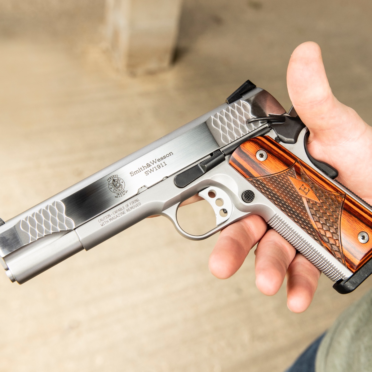 Smith & Wesson Inc. tweet media