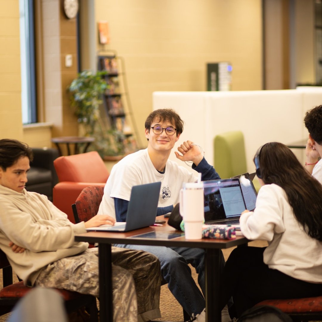 SouthernNews's tweet photo. Welcome back! It's great to have life on campus again. Congrats on making it through the first week of classes.
Here's a look back at #TheWeekInPhotos https://t.co/SJGXxWl7tE