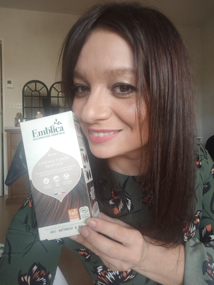 mmeechantillon's tweet photo. ça y est j'ai testé la dernière coloration #emblica #chatainfonceprofond ❤️
n'hésitez pas à aller voir ma dernière vidéo #youtube sur les 3 colorations testées.
#brunglaceemblica #chatainfonceemblica @monvanityideal #monvanityideal #jeuxconcours #jeuconcours #concours https://t.co/FhF5zb4kFt