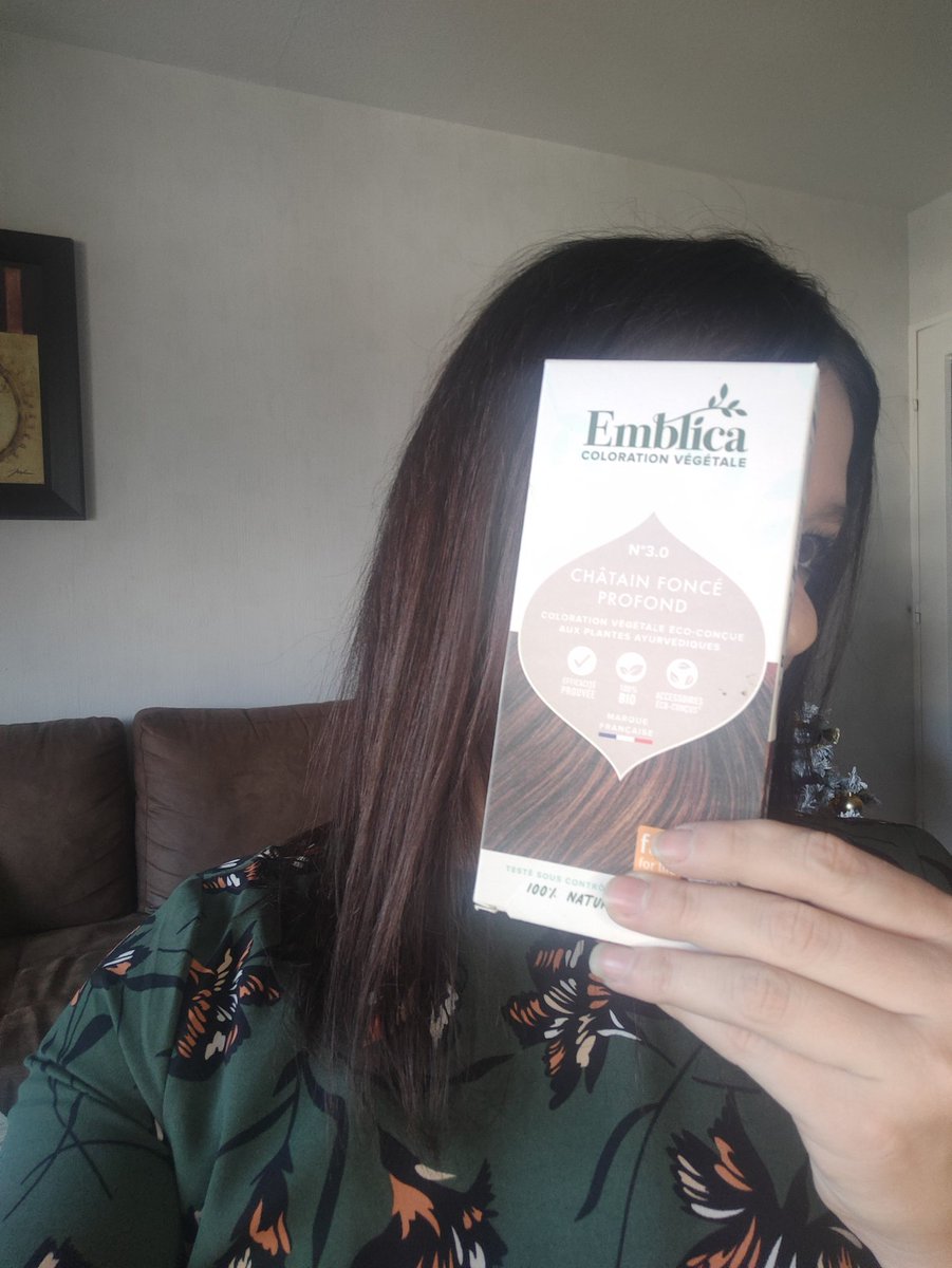 mmeechantillon's tweet photo. ça y est j'ai testé la dernière coloration #emblica #chatainfonceprofond ❤️
n'hésitez pas à aller voir ma dernière vidéo #youtube sur les 3 colorations testées.
#brunglaceemblica #chatainfonceemblica @monvanityideal #monvanityideal #jeuxconcours #jeuconcours #concours https://t.co/FhF5zb4kFt