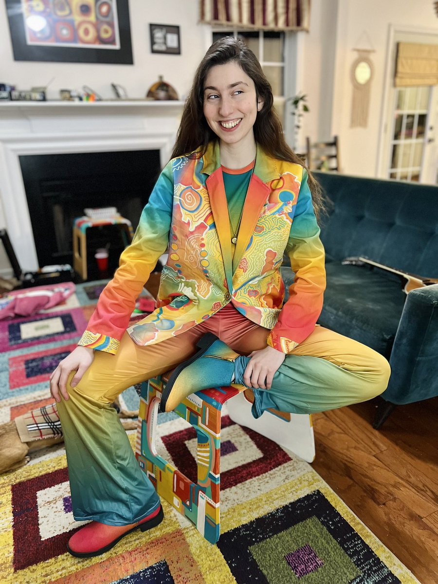 Trying to Dress <a href="/SarahSquirm/">SARAH SQUIRM</a> Round 2:

Dear Sarah,

I just designed this whole outfit. The blazer features my original art. 🌈

I would love to gift you this full fit - or a different fit of your choice.

You wearing clothes I designed is my 2024 dream. ✨

Lemme know!
-Kira 💛