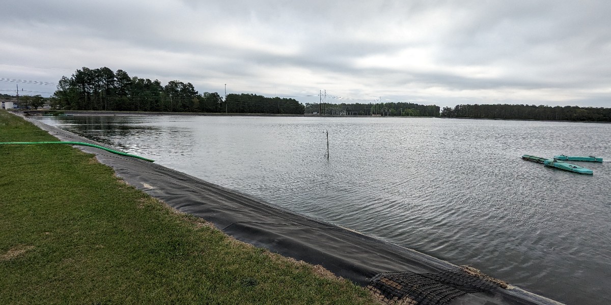 SmithfieldFoods's tweet image. The North Carolina Department of Environmental Quality has recognized Smithfield's Tar Heel, pork-processing facility as a Rising Environmental Steward for its commitment to exceeding compliance and maintaining a high standard of environmental excellence. brnw.ch/21wG2ID