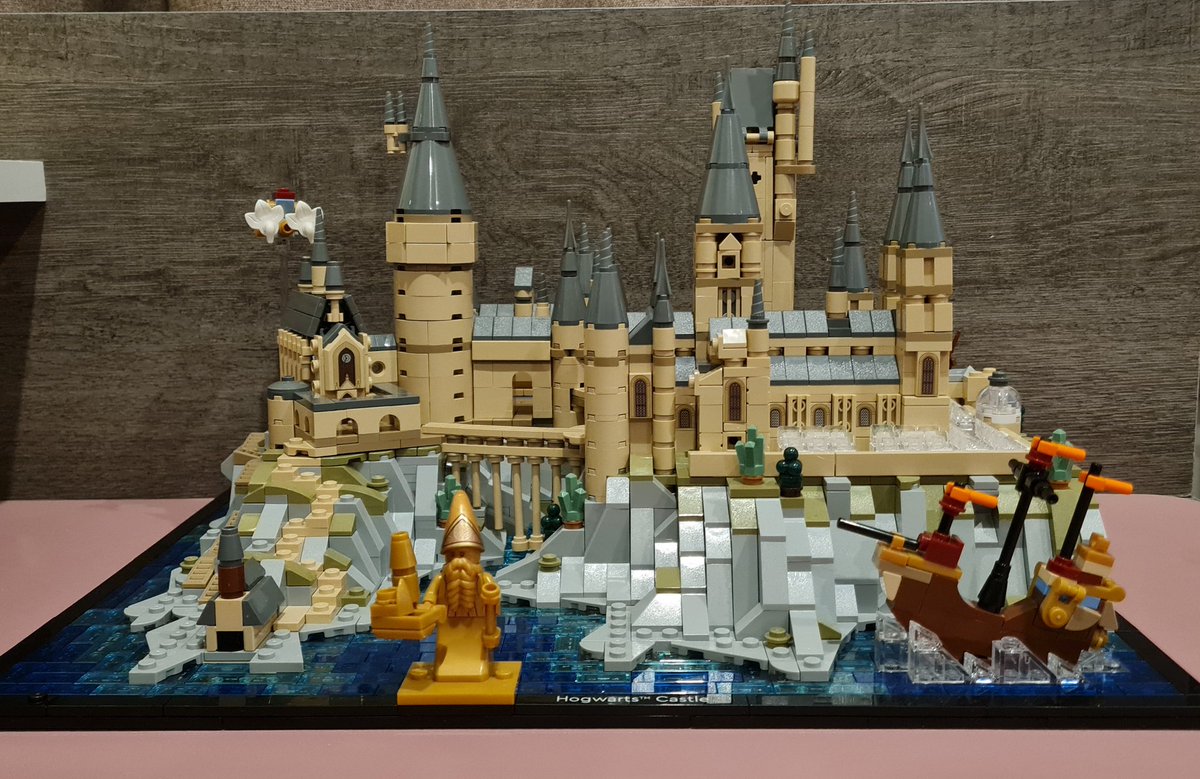 Kahitri's tweet photo. Hogwarts Castle and Grounds completed! Thank you for everyone who joined me today :) https://t.co/7bgUTbTtop