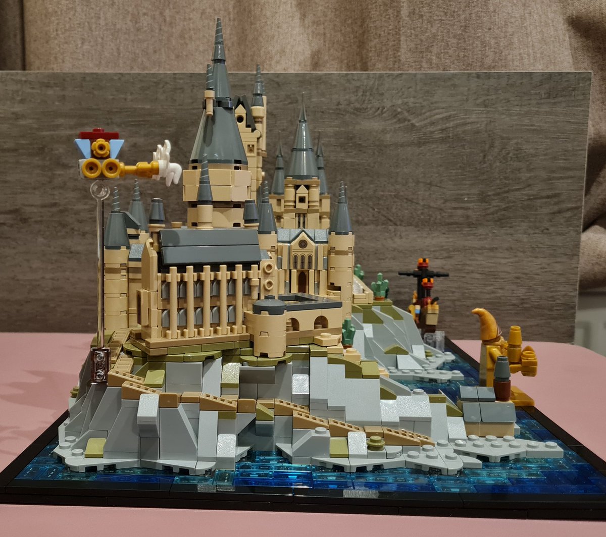Hogwarts Castle and Grounds completed! Thank you for everyone who joined me today :)