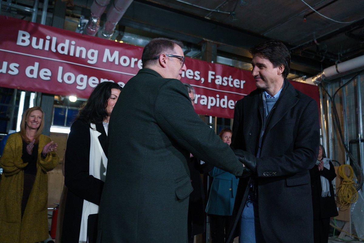 Justin Trudeau tweet media