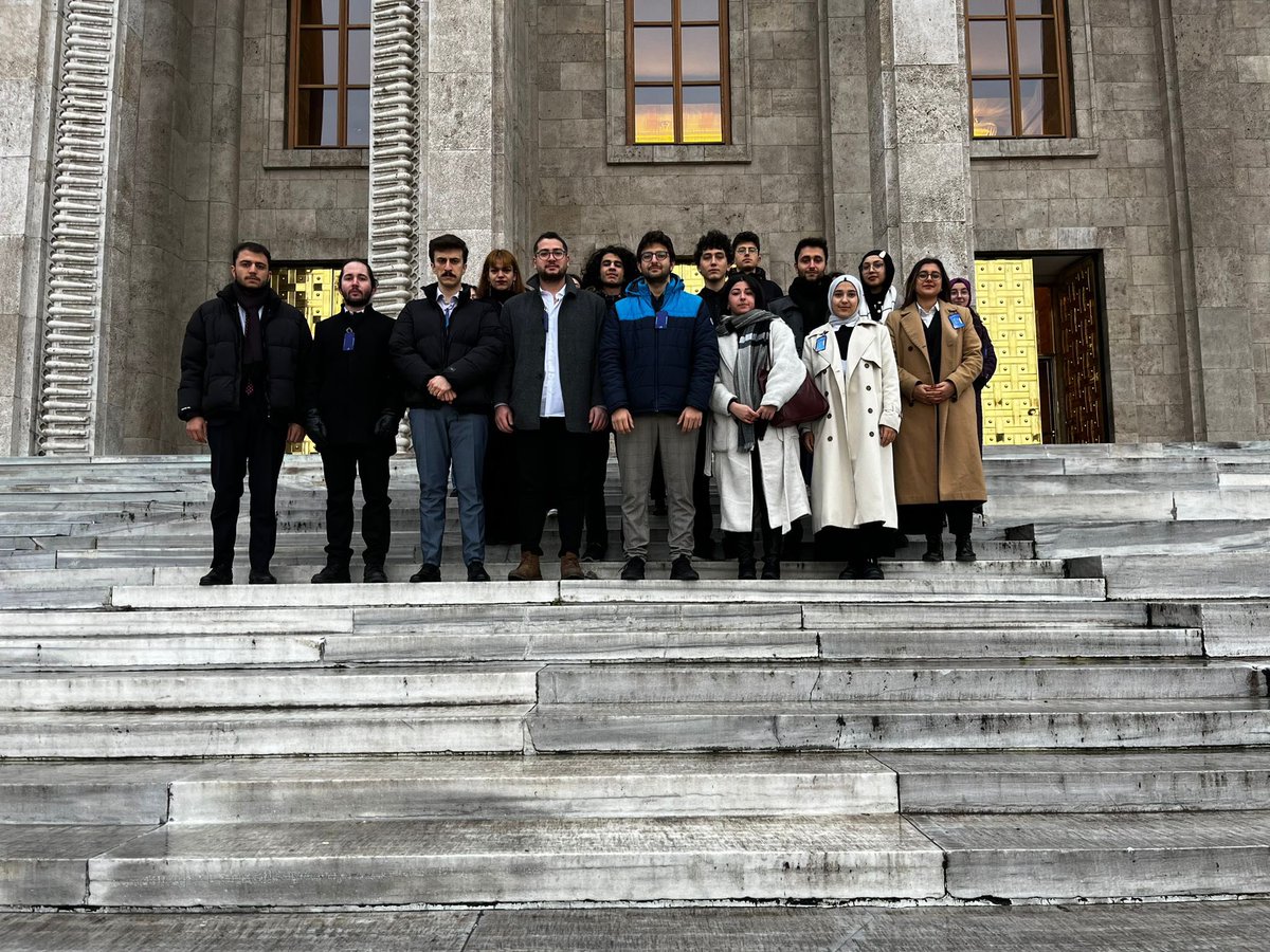 AsbuSat's tweet photo. 12 Ocak Cuma günü topluluğumuz üyeleri ile birlikte  Türkiye Büyük Millet Meclisi gezimizi gerçekleştirdik. Geziye yoğun ilgi gösteren tüm katılımcılara teşekkür ederiz. Gelecek etkinliklerde görüşmek üzere... #asbusat #asbü https://t.co/Rhcf36oDei