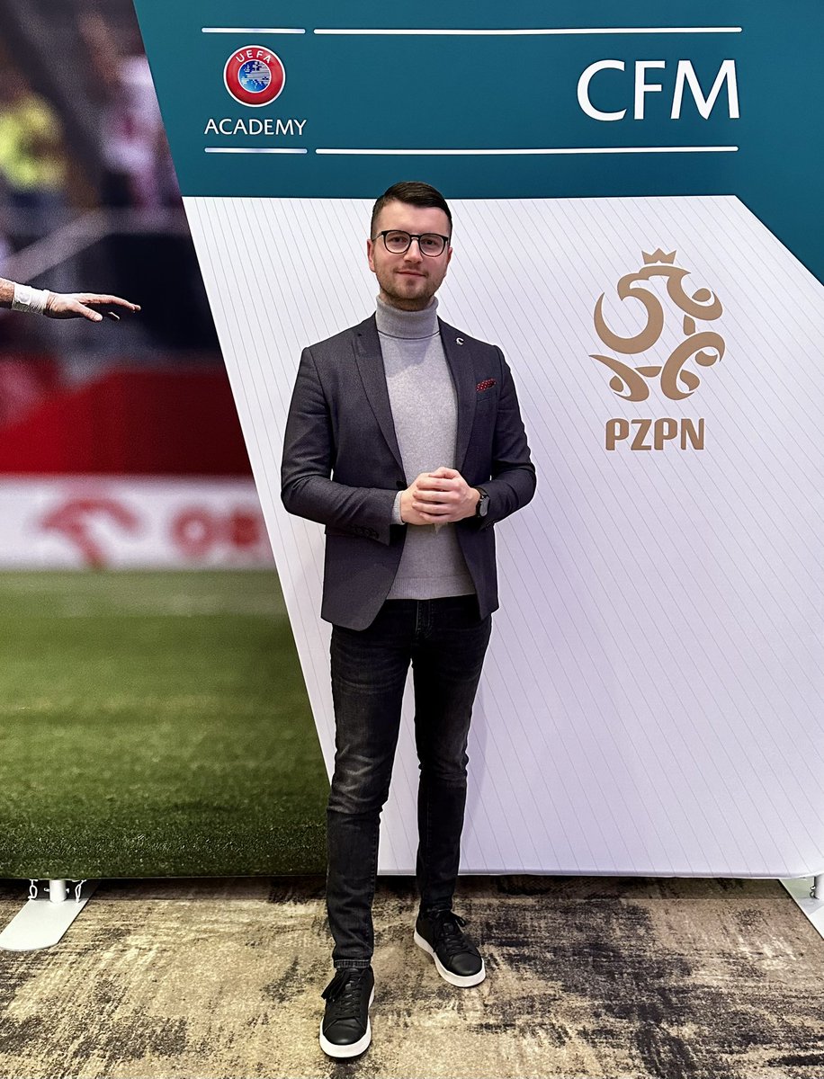 Filip1906's tweet photo. UEFA Certificate in 𝙁𝙤𝙤𝙩𝙗𝙖𝙡𝙡 𝙈𝙖𝙣𝙖𝙜𝙚𝙢𝙚𝙣𝙩 przy współpracy z UEFA oraz Uniwersytetem w Lozannie #UEFACFM #UEFAAcademy 📚 https://t.co/7DWgv2uqkg