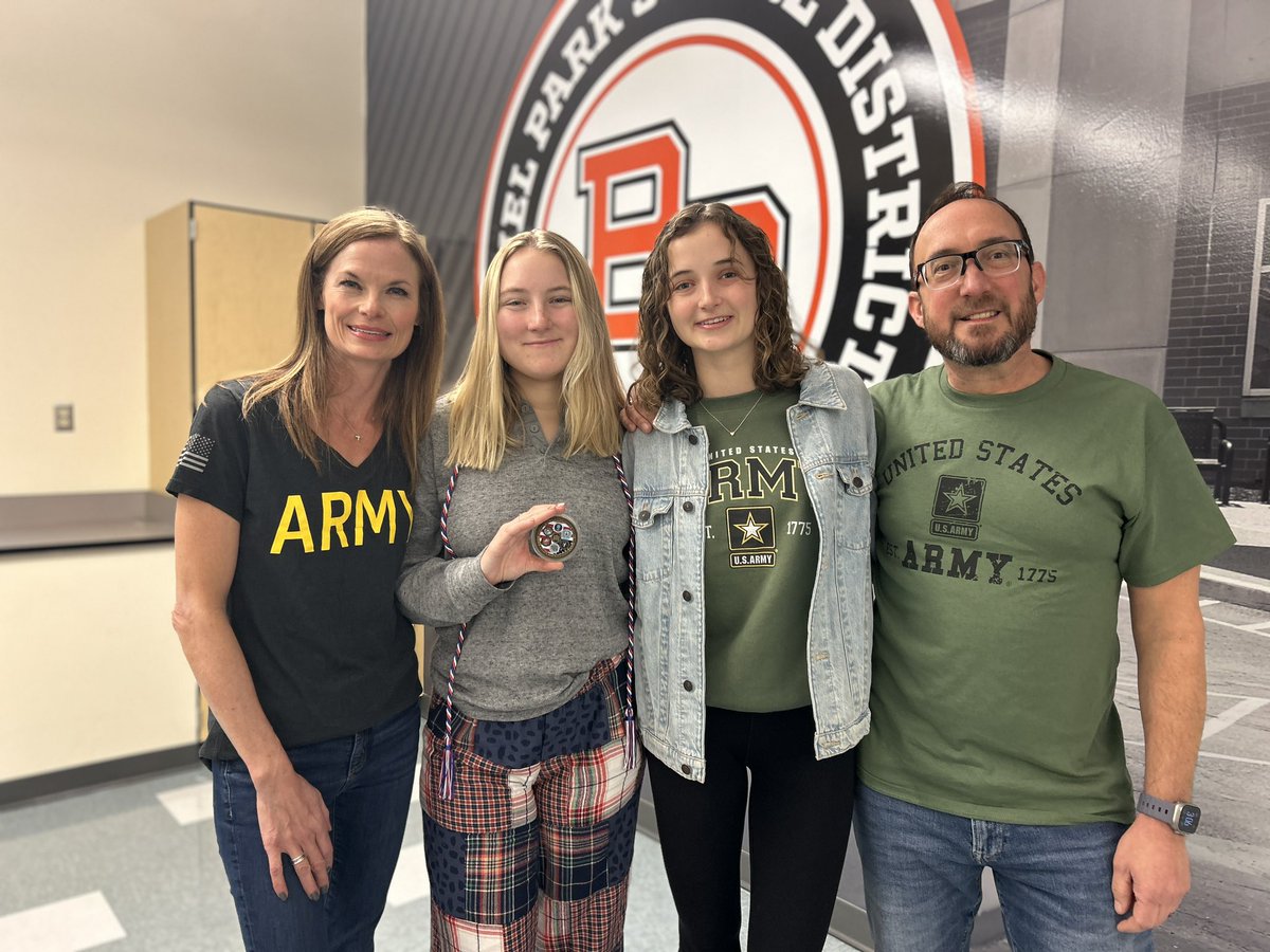 bpsdinfo's tweet photo. Earlier today, in a small private ceremony held at the school, Bethel Park High School principal Joseph Villani presented @naomijanenass ‘23 with her first Military Challenge Coin to commemorate her joining the @usarmy. Nass will report to boot camp on Feb. 6. #bpproud🖤🧡 🇺🇸 https://t.co/YYXl6MLNdD