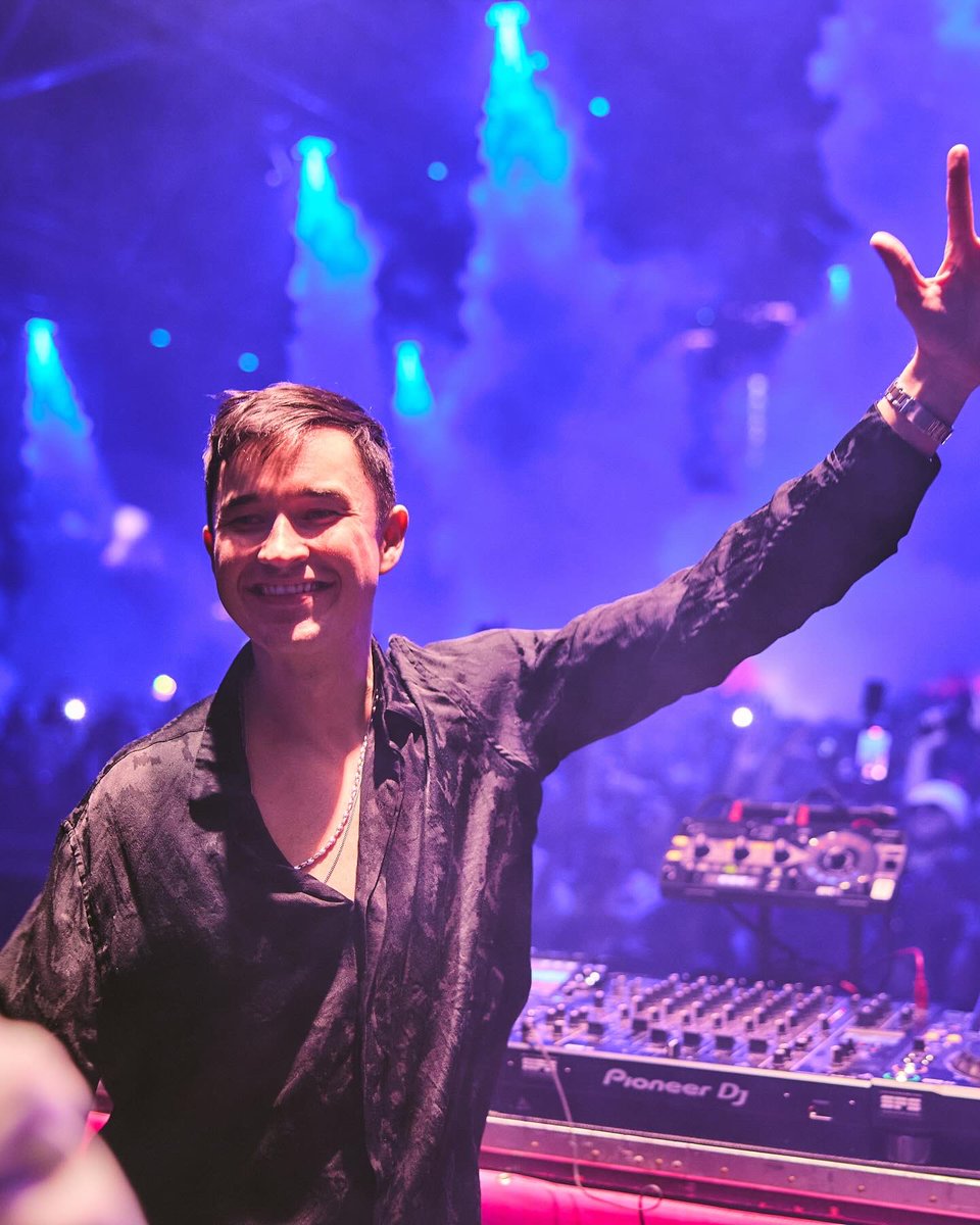 ForeverMidnght's tweet photo. No better way to kickoff 2024 than hitting the dance floor with @johnsummit and @bensterling_dj in Vegas 🍾 #ForeverMidnight23 https://t.co/V1Wk1DqTYG