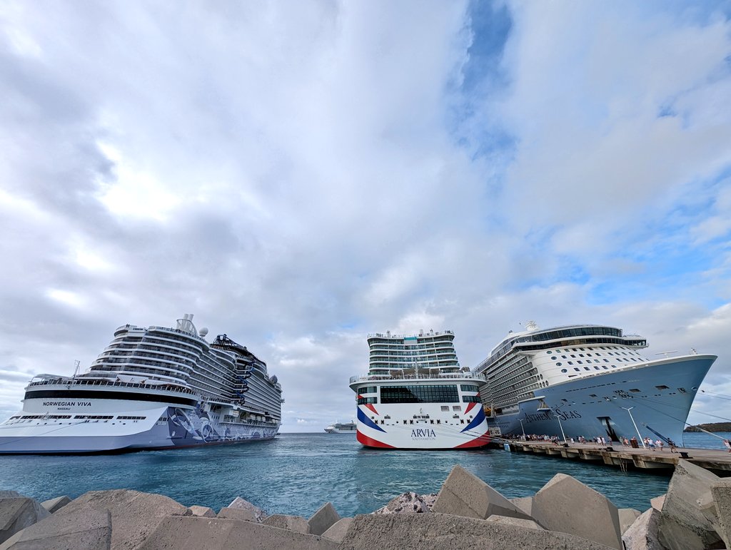 daldred007's tweet photo. Jan 12
12/365
007 is out and about again!
In St.Maarten with @pandocruises to savour typical French Caribbean cooking & some flavoured rums at 978 Friars Bay - a Caribbean Creole Restaurant. Plus a swim in the sea!
#shipshots #Arvia #Caribbean #Stmaarten #cruise #cruiseship https://t.co/VDBofBfKa9