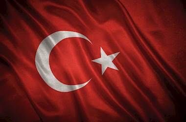 unsalyeter19's tweet photo. Pençe Kilit Harekâtı bölgesinde şehit düşen kahraman Mehmetçiklerimize Allah'tan rahmet, kederli ailelerine ve yakınlarına sabır ve başsağlığı, yaralanan askerlerimize acil şifalar diliyorum.

Ruhları şad, mekânları cennet olsun.
Aziz milletimizin başı sağolsun. 🇹🇷 https://t.co/gLDgjv25Dp
