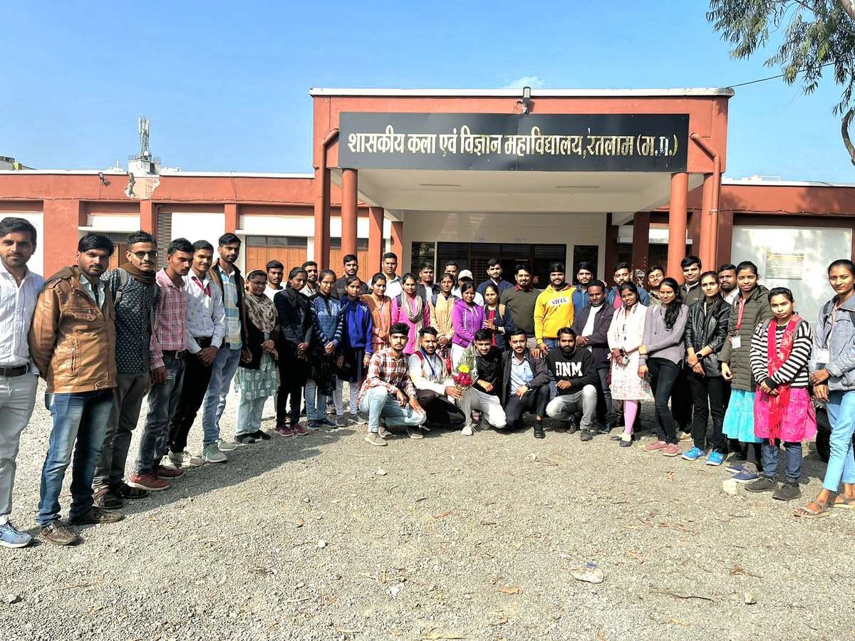 On National Youth Day, <a href="/CMYIP_/">Chief Minister’s Youth Internship Programme</a> Ratlam co-organized #nationalyouthday program with Nehru Yuva Kendra Ratlam. District Collector Shri Bhaskar Lakshakar sir was present as the chief guest in the program. 
<a href="/CMMadhyaPradesh/">Chief Minister, MP</a>
<a href="/Connect_Lokesh/">Lokesh Sharma</a> <a href="/Iamanshulsaxena/">Anshul Saxena</a>