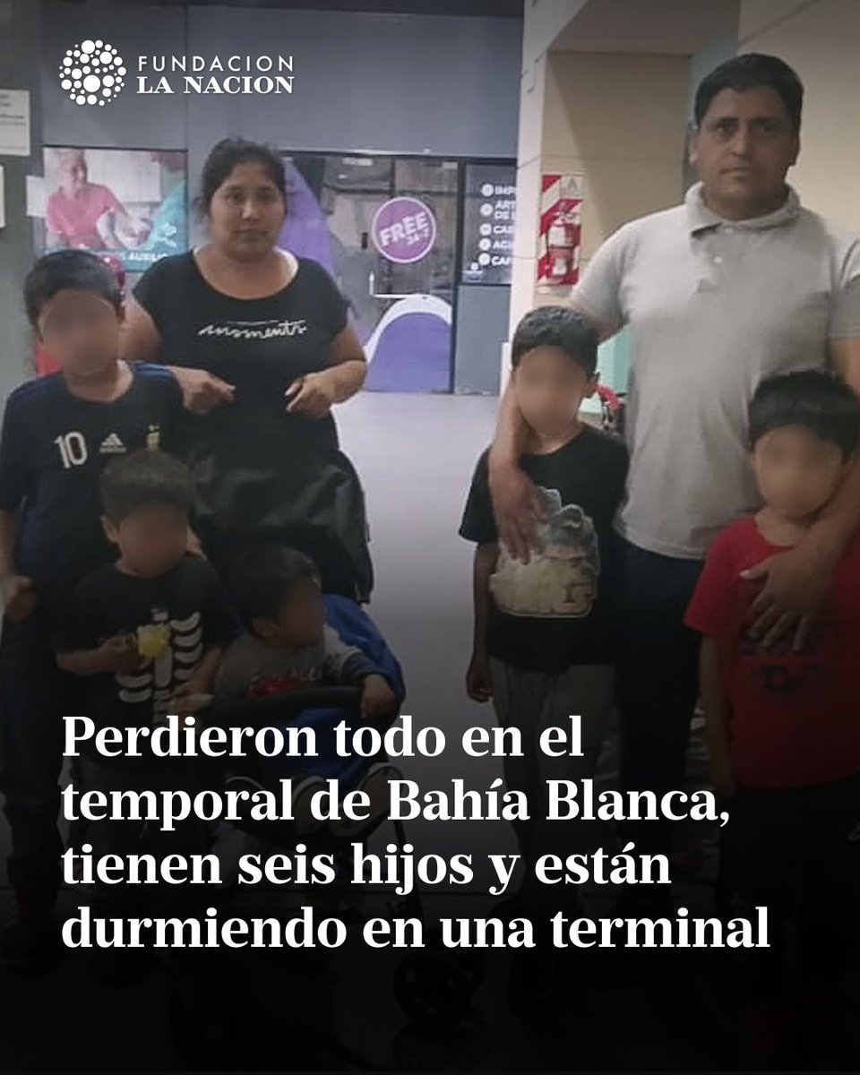 “Nunca necesité de la ayuda de nadie. Pero ahora estamos desesperados”, dice Jorge Páez, cuya casa fue destruida por la caída de un árbol y desde entonces se encuentra en situación de calle junto a su mujer e hijos. bit.ly/3U0JHFM