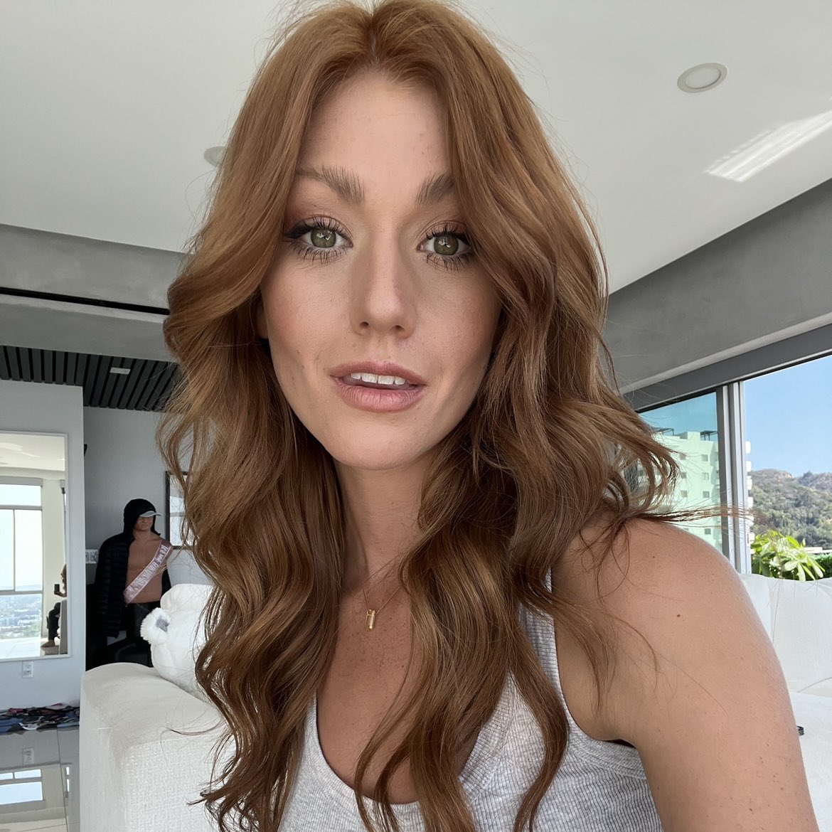 It’s #KissAGingerDay! Choose your fighter… 💋