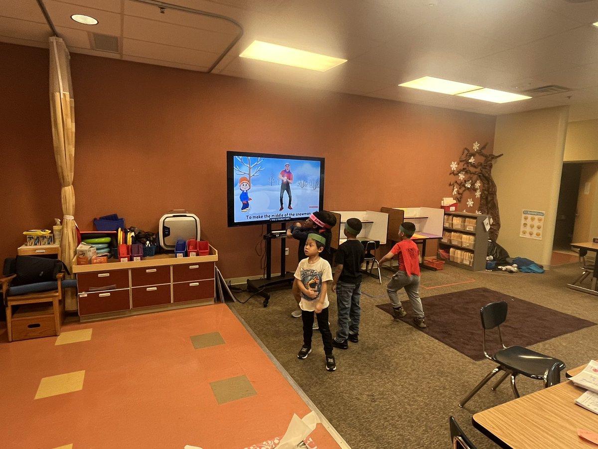 The snow hats and danced worked we hope everyone enjoyed their remote learning day!  🦁❄️