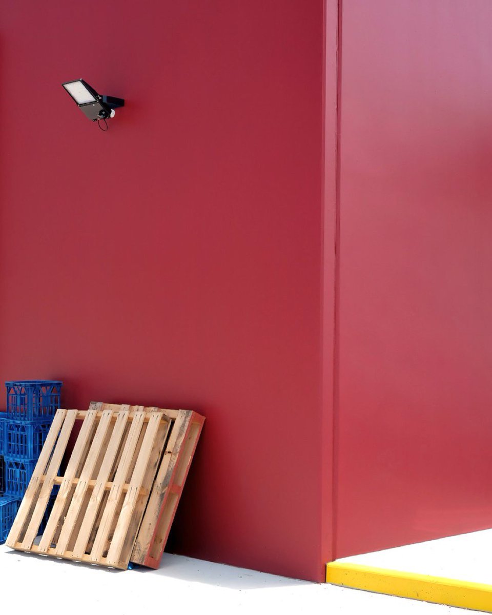 Time for another weekly “Shutter Spotlight” where I spotlight a photographer to help them gain more exposure.

~~~~~~~~~~
By: <a href="/eat_the_toast_/">Lachlan Schipke</a> 
Theme: Minimal and colourful mundane scenes
~~~~~~~~~~

Share a minimalist photo. I’ll retweet/repost all!

Please repost and retweet.