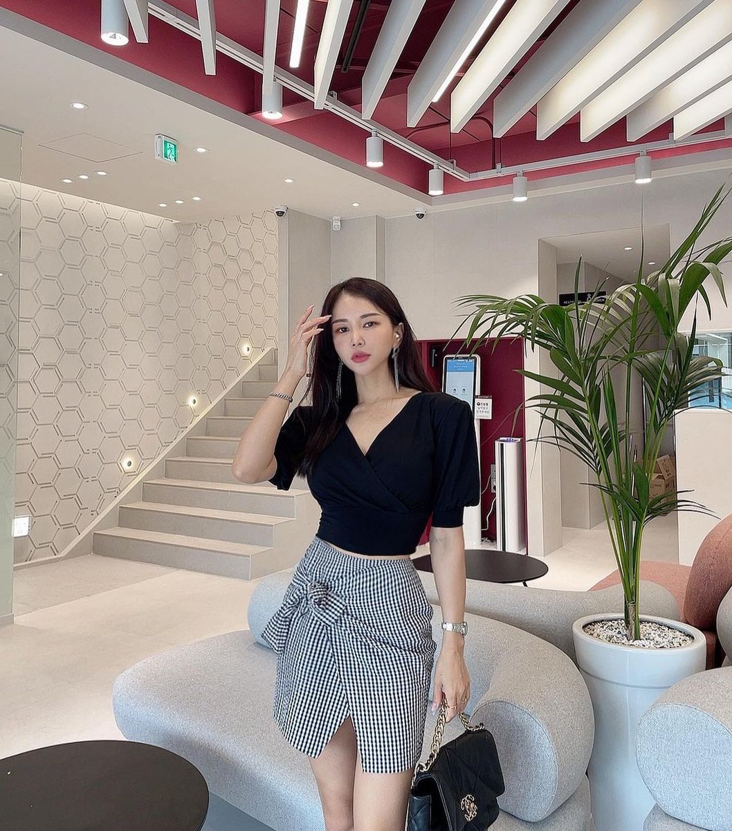 I want you to come for me.
I like to exercise, read, make friends, share good sentences when I see them, and communicate with good people when I meet them! Like to date mature men over 40!