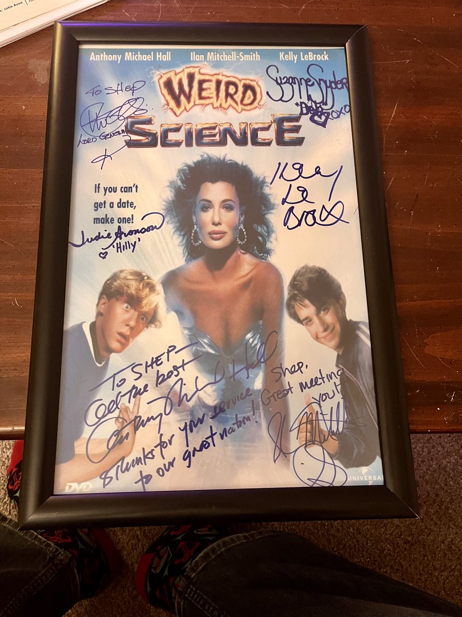 And the 3 winners are....

So the plan for these frames is to have them in my Computer room and change them out probably every month or so to the other ones. Now to get the command strips to hang them up. @ClerksMovie #clerksIII #TRON  #weirdscience