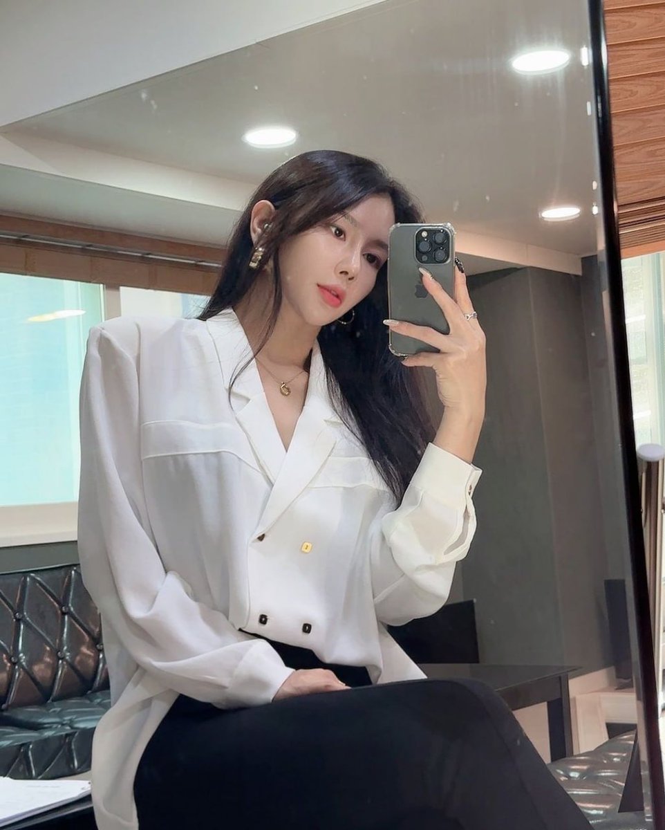 Liwe a good life meet slowly
I like to exercise, read, make friends, share good sentences when I see them, and communicate with good people when I meet them! Like to date mature men over 40!