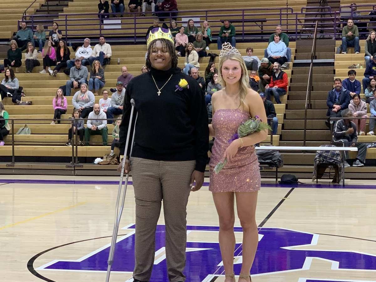 Congratulations to our 2024 Basketball Homecoming King and Queen, Demarcus Elliot and Lucy Lowe!
