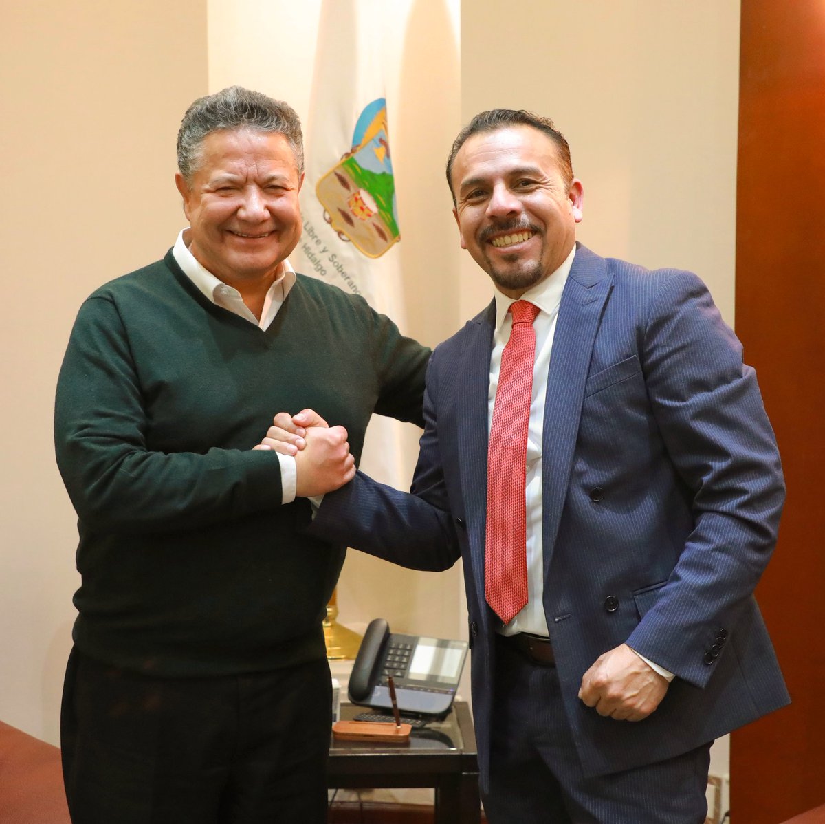 Recibí a mi amigo <a href="/BcsRicardo/">Ricardo Velazquez BCS</a>, con quien tuve el gusto de trabajar en el <a href="/senadomexicano/">Senado de México</a>.