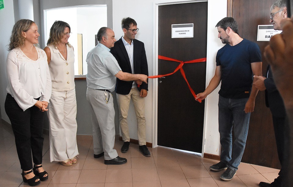 moyanom889's tweet photo. @gerardomerinotw inaugurando una puerta 🤘🤘 mira tu pollo @NachoTorresCH hijo e'tigre https://t.co/jNwoTt83Gt