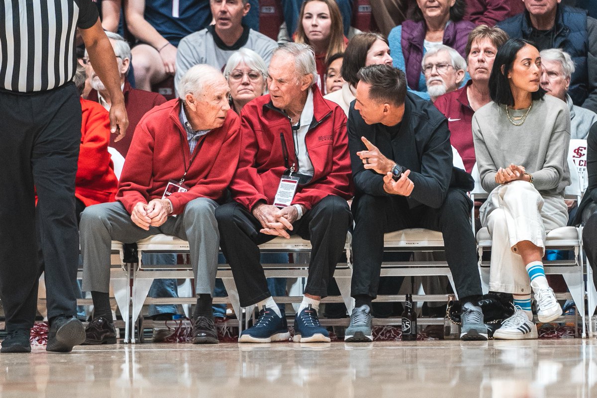 SantaClaraHoops's tweet photo. in a night full of unforgettable moments, having these three together again still takes the cake 

#StampedeAhead https://t.co/iIeRUxyJy6