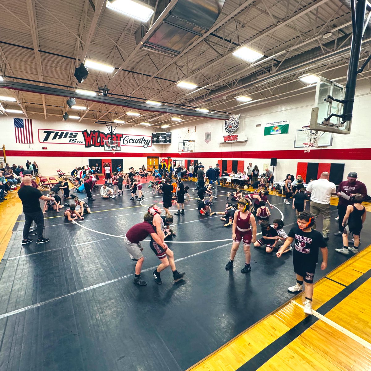 Wolves_WC's tweet image. Huge thanks to the Johnsburg Spartans Wrestling Club for hosting the Thursday Night Throw Down!
🤼🐺

#jrwolveswrestling #jrwolves #ikwf #usawrestling #crystallake #prairieridge #prairieridgewrestling