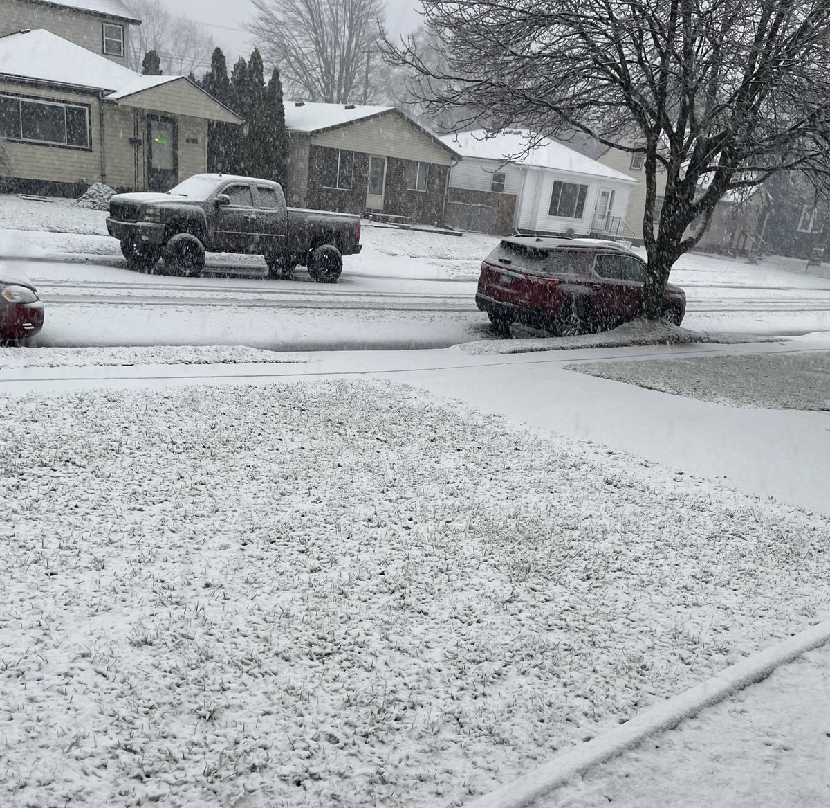AdventurerMI's tweet photo. It’s the perfect day to check out our new single Snow Day☃️

https://t.co/SmgqIftvho https://t.co/BAocFmVXTA