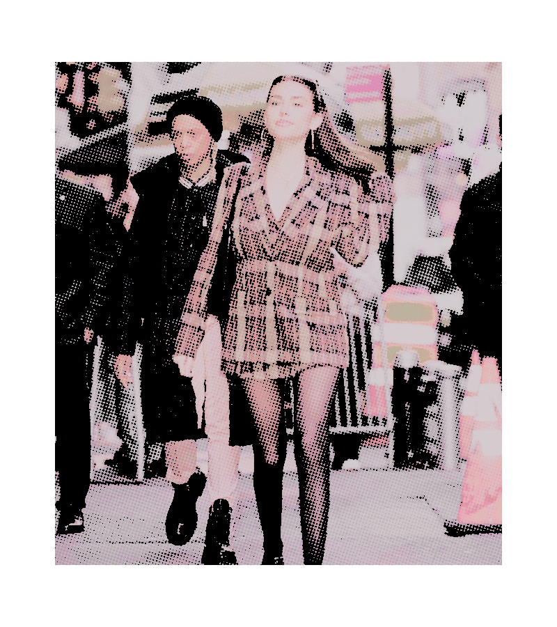H0TNCOLDRP's tweet photo. ‍ᅠ
ᅠ ‍ᅠ #𝐒𝐏𝐎𝐓𝐓𝐄𝐃𝐻𝐶
ᅠ ‍Donnatella Callahan fotografada a caminho do estúdio do música, a serenidade no olhar que apenas as nepo babies tem! É quase como se sua família não estivesse vivenciando nenhuma crise - parece que a morena é tão boa atriz quanto é cantora!
ᅠ ‍ https://t.co/Rij3zdls8f