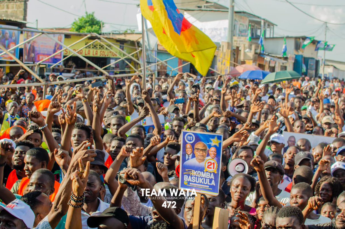 patient_kitenge's tweet photo. Jonathan Bialosuka Wata, l'Etoile montante de la politique congolaise, fait peur.  Il est serein et maîtrise tout ce qu'il fait. Pas pour rien, le chef de l'Éta,@Fatshi20 l'avait nommé coordonnateur de sa campagne à Tshangu/Kinshasa. Les gens de la CRD vont maigrir. https://t.co/GT8qAjyx5j