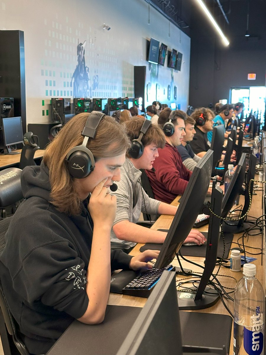 Localhost in Fullerton tweet media