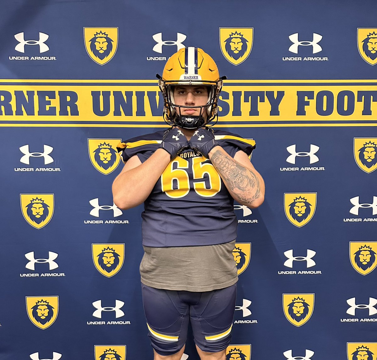 After a great visit to Warner University and meeting with the amazing coaching staff, I am blessed to receive an offer from Warner University! 
#GoRoyals 

<a href="/KstillsR/">Ken Stills</a> <a href="/CoachBanfield/">Brett Banfield</a> <a href="/JSmall59/">Coach Jonas Small</a> <a href="/dburks88/">Dialleo Burks Sr.</a> <a href="/Dan_Goodspeed/">Coach Dan Goodspeed</a> <a href="/LOLGatorsFB/">Land O’Lakes Gators Football</a>