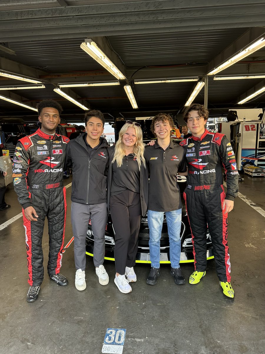 RevRacin's tweet image. Team 💪☺️

@LavarScott | @tjdecaireracing | @andresplg2 | @DAYTONA