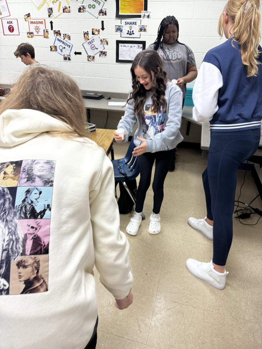 kristin_mondich's tweet image. Students practiced perseverance this morning in our morning meeting. We had a great discussion this week about not giving up when things get hard! #CCSDCARES @KnoxESKnights @knox_mcintosh @tammieanderson @kschmitt1
