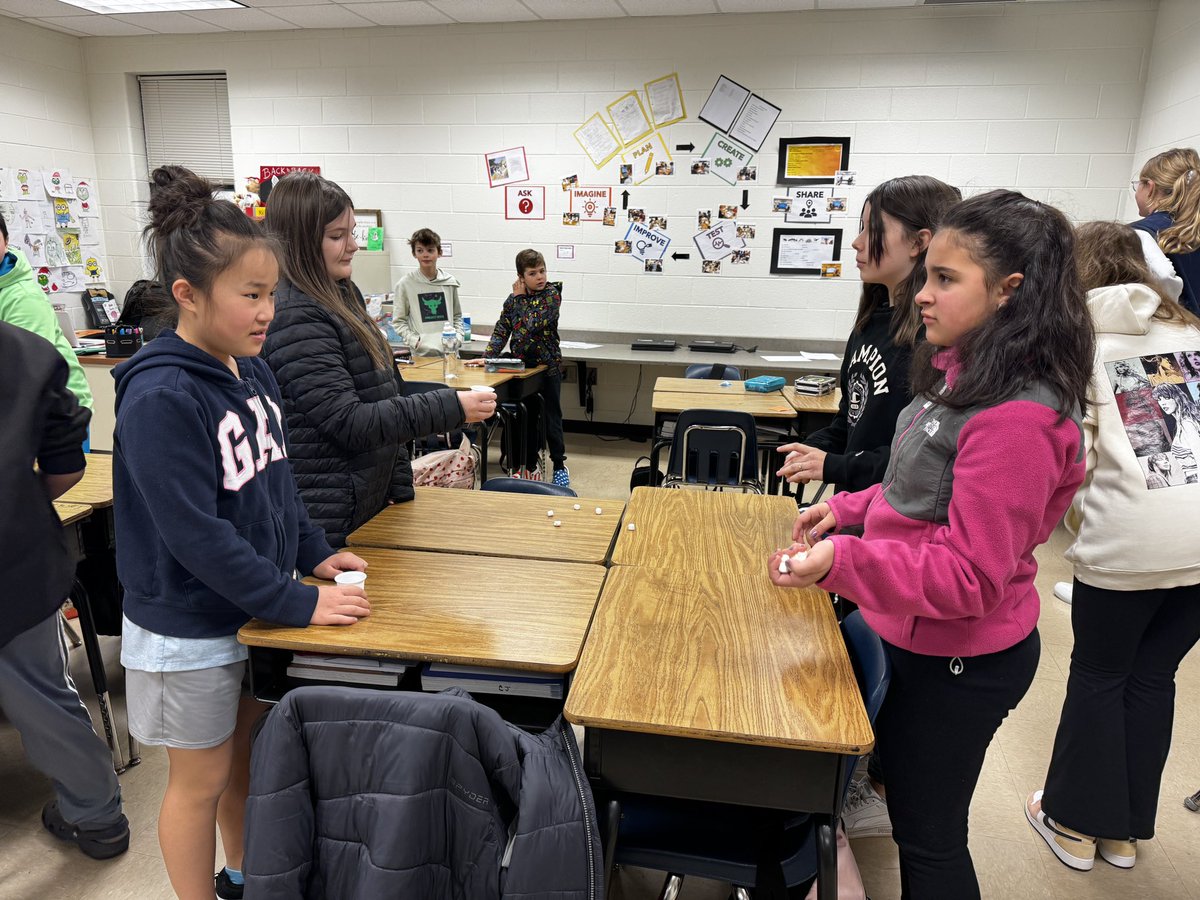 kristin_mondich's tweet image. Students practiced perseverance this morning in our morning meeting. We had a great discussion this week about not giving up when things get hard! #CCSDCARES @KnoxESKnights @knox_mcintosh @tammieanderson @kschmitt1