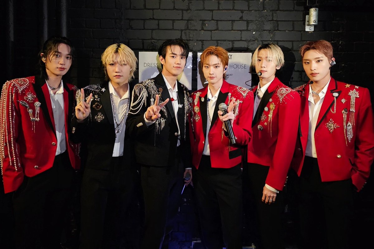 P1H_official's tweet photo. 2023 P1Harmony LIVE TOUR [P1ustage H : P1ONEER] IN LONDON

P1ece의 힘찬 응원과 함께라면 무엇이든 두렵지 않아💪
With P1ece's strong support, I'm not afraid of anything💪

#P1Harmony #피원하모니 #P1H #P1ustage_H #P1ONEER https://t.co/c7T17yq1n5
